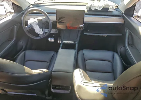 2022 Tesla Model Y z USA, uszkodzony, nr VIN 7SAYGDEE2NF426519